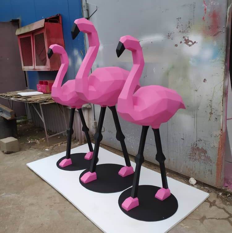 Фламинго из пенопласта