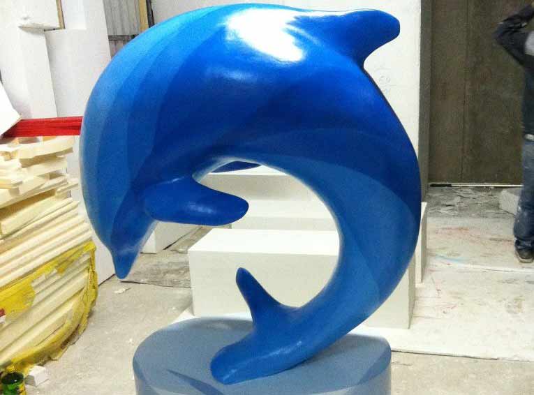 Дельфин из стеклопластика 2